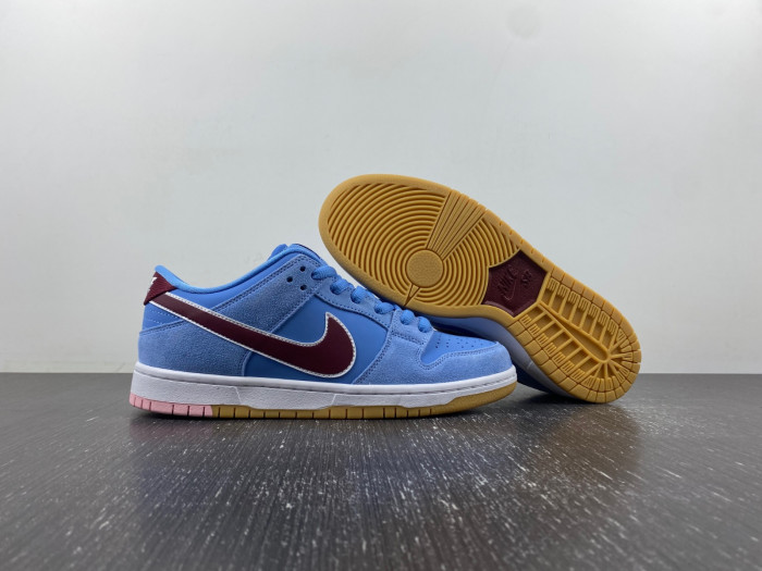 Nike SB Dunk Low Philadelphia Phillies DQ4040-400