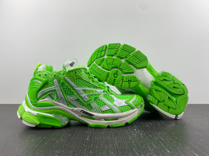 BLCG Runner Sneaker 677402 W3RBM 3590