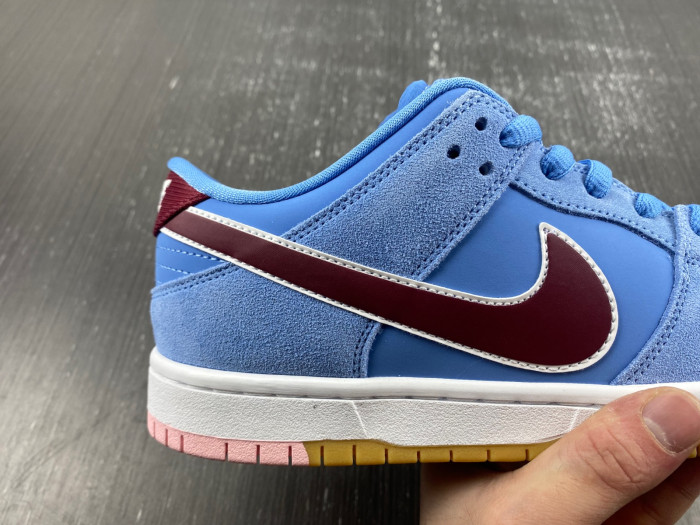 Nike SB Dunk Low Philadelphia Phillies DQ4040-400