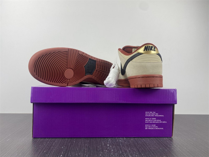 Nike SB Dunk Low Pro Hennessy BQ6817-100