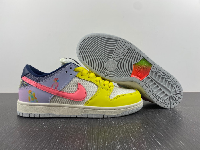 Nike SB Dunk Low Be True DX5933-900