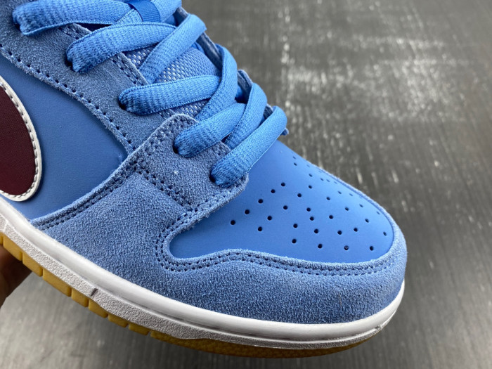Nike SB Dunk Low Philadelphia Phillies DQ4040-400