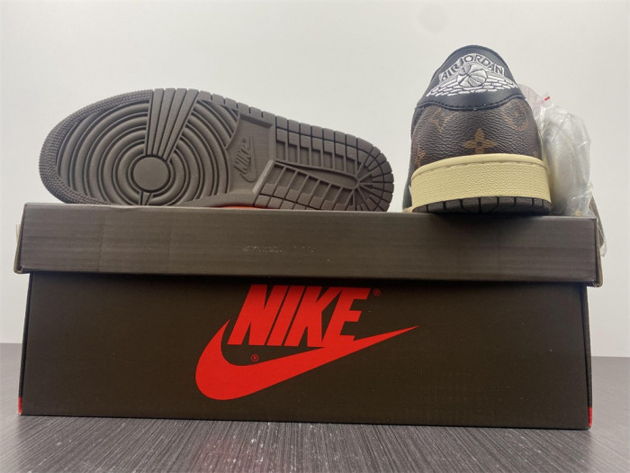AIR JORDAN 1 RETRO HIGH OG SP CM7866-126