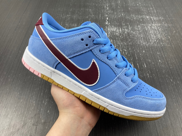 Nike SB Dunk Low Philadelphia Phillies DQ4040-400