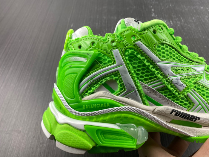 BLCG Runner Sneaker 677402 W3RBM 3590
