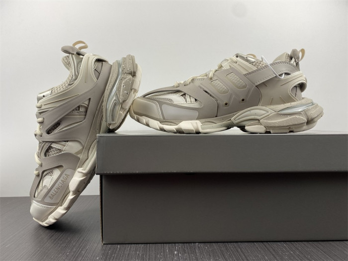 BLCG Track Trainer White 542023 W3FE4 9697
