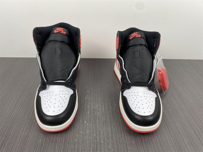 AIR Jordan 1 Retro High Track Red 555088-112