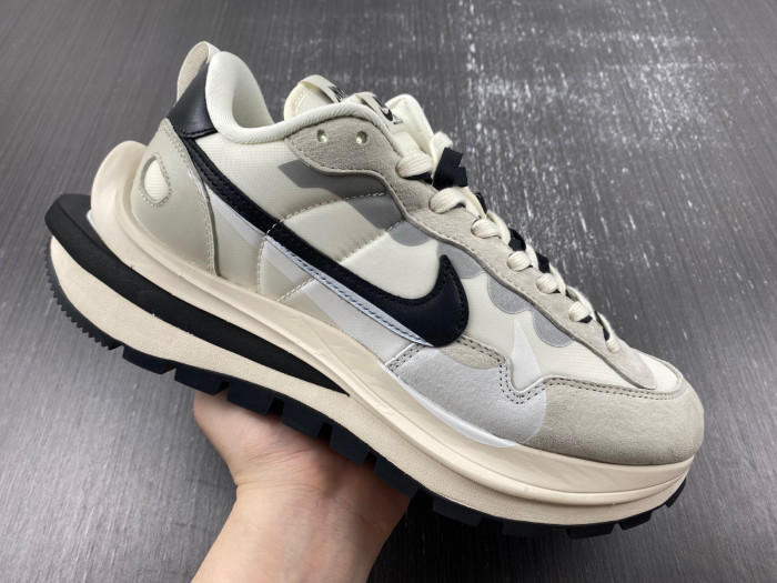 Nike Sacai x VaporWaffle “Tour Yellow ”DD1875-101