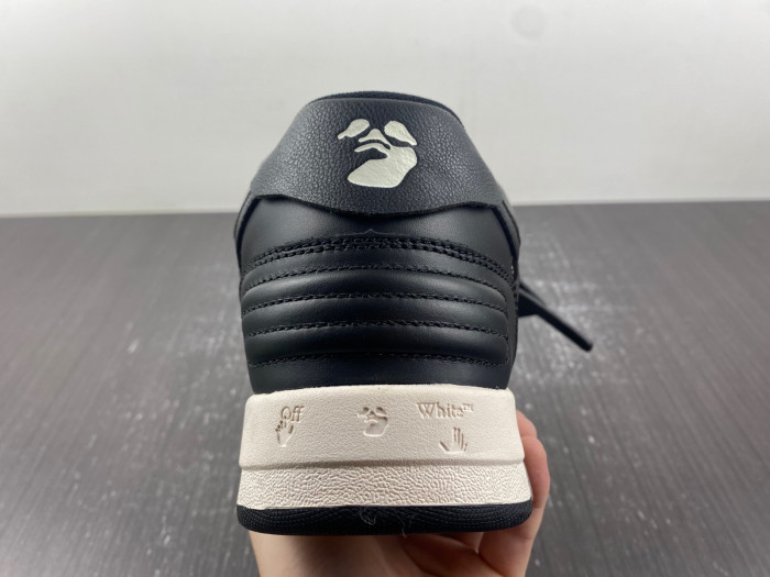 OFW SNEAKER