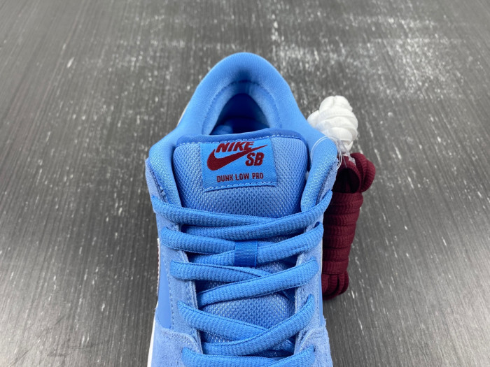Nike SB Dunk Low Philadelphia Phillies DQ4040-400