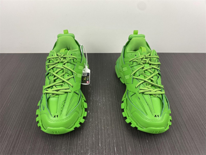 BLCG Track Trainer green 542023 W2LB1 3051