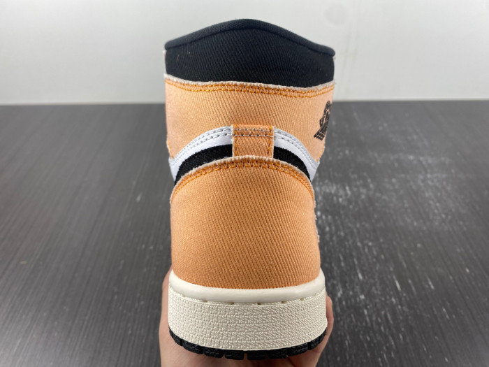 Air Jordan 1 Retro High OG Skyline DX0054-805
