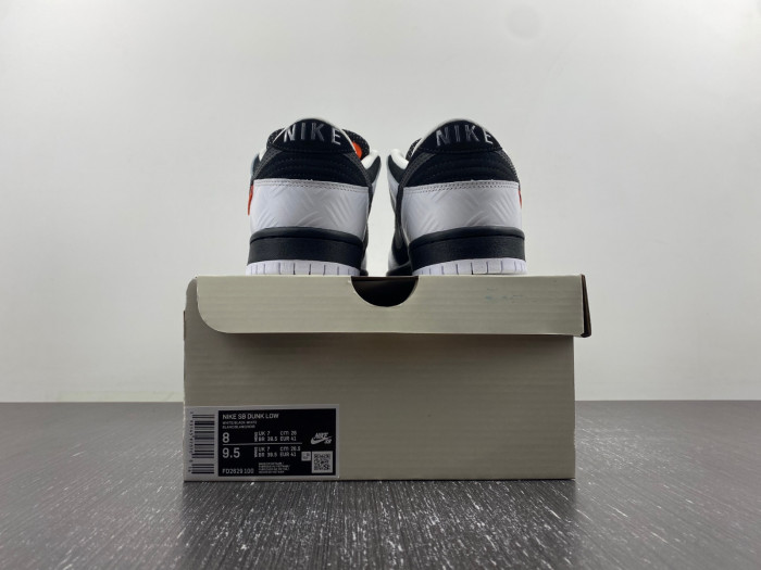 Nike SB Dunk Low TIGHTBOOTH FD2629-100
