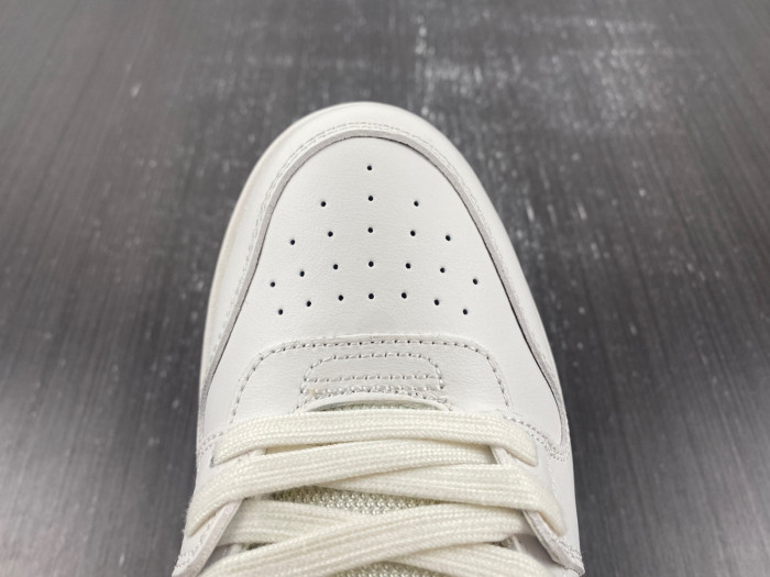 OFW SNEAKER