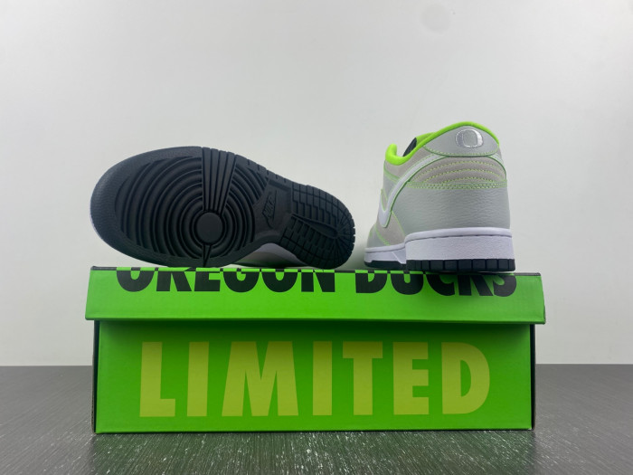 Nike Dunk Low University of Oregon PE (2023) FQ7260-001