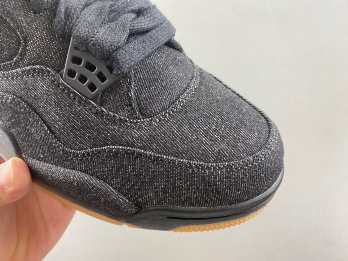 Air Jordan 4 Retro Levi