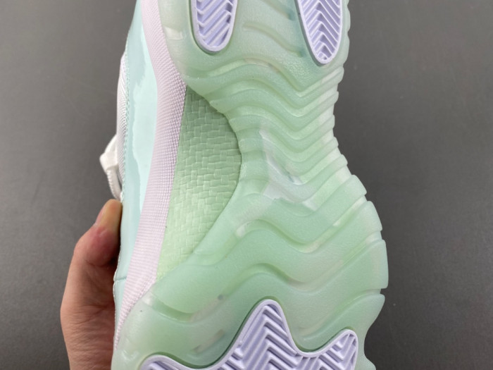 Air Jordan 11 Retro Low Igloo (Women