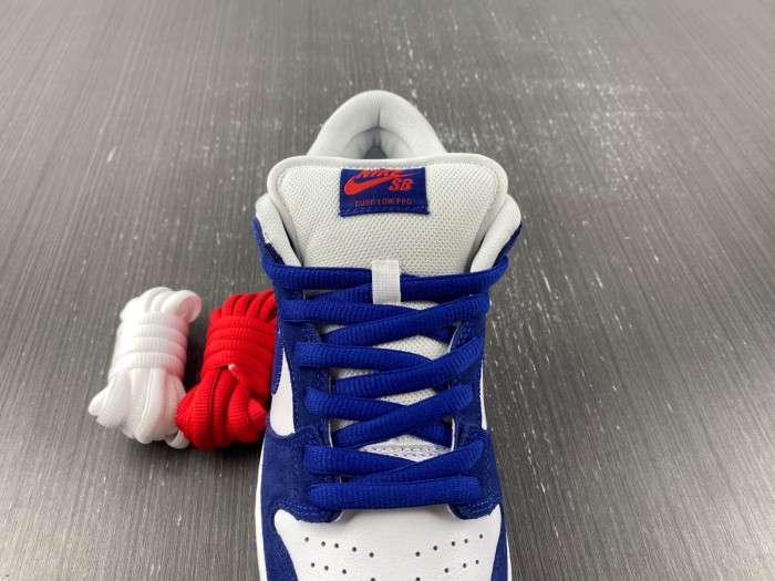 Nike SB Dunk Low Los Angeles Dodgers DO9395-400