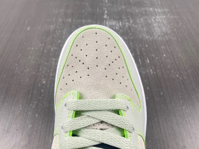 Nike Dunk Low University of Oregon PE (2023) FQ7260-001