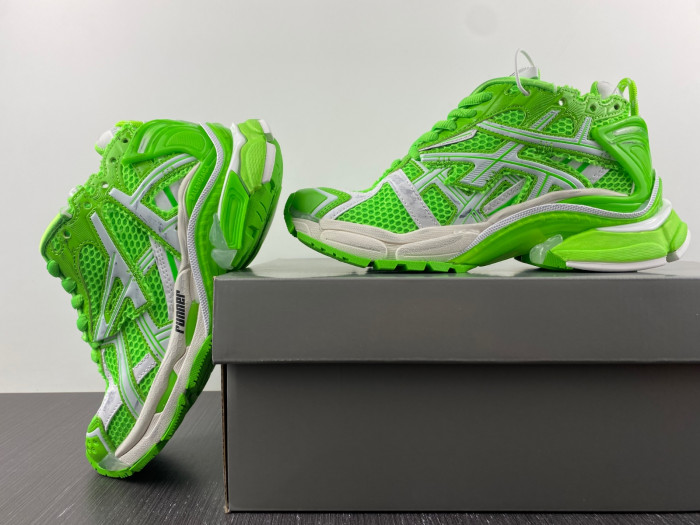 BLCG Runner Sneaker 677402 W3RBM 3590