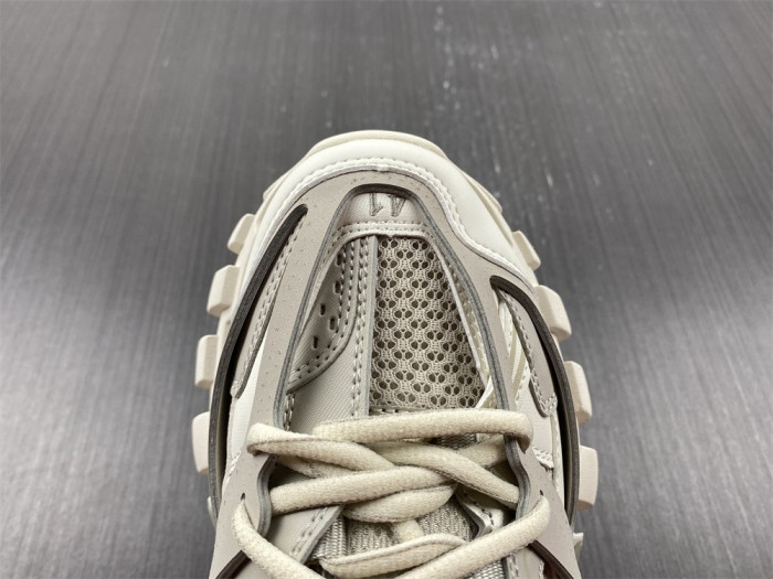 BLCG Track Trainer White 542023 W3FE4 9697
