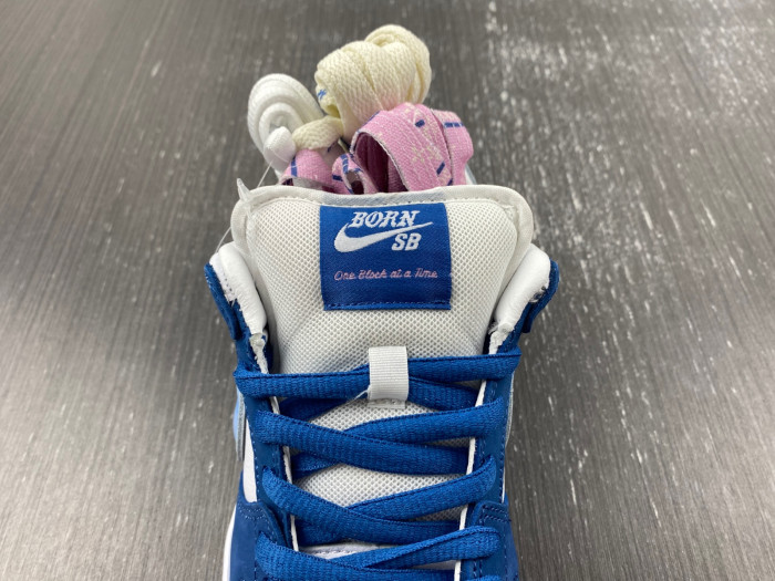Nike SB Dunk Low Born x Raised One Block At A Time FN7819-400