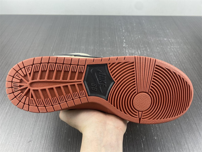 Nike SB Dunk Low Pro Hennessy BQ6817-100