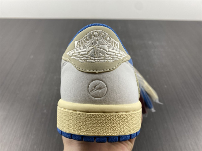 FRAGMENT DESIGN X TRAVIS SCOTT X NIKE AIR JORDAN 1 LOW CQ4277-212