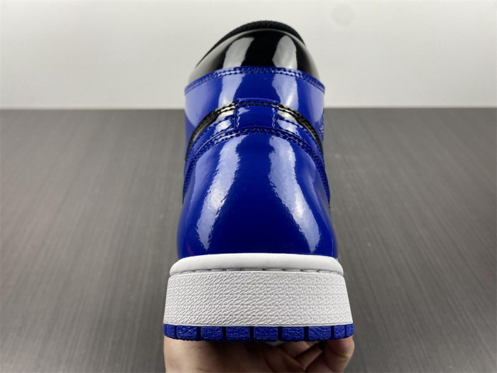 AIR JORDAN 1 HIGH OG “PATENT ROYAL”