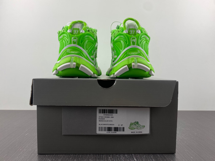 BLCG Runner Sneaker 677402 W3RBM 3590