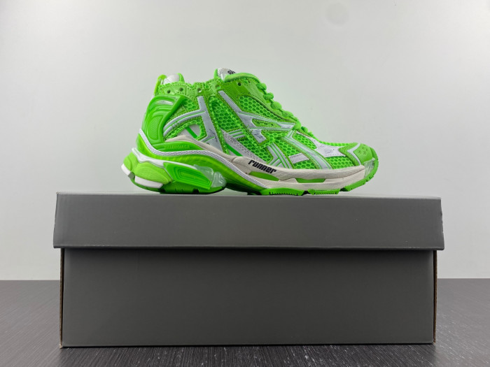 BLCG Runner Sneaker 677402 W3RBM 3590