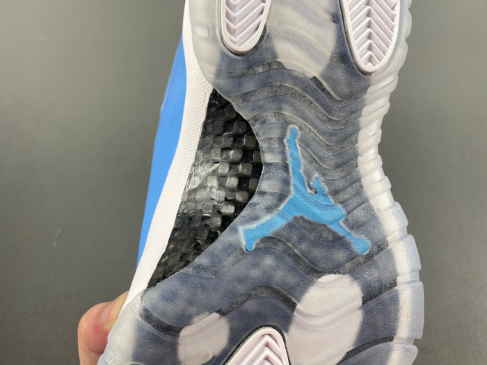 Air Jordan Ultimate Gift of Flight (11/29) 717602-900