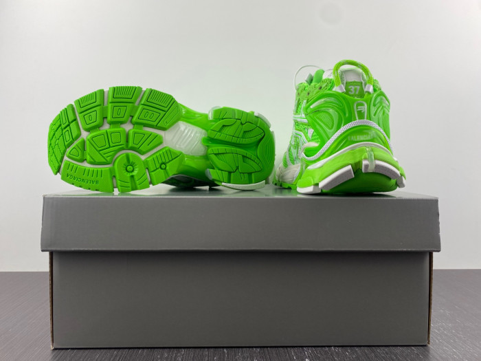 BLCG Runner Sneaker 677402 W3RBM 3590