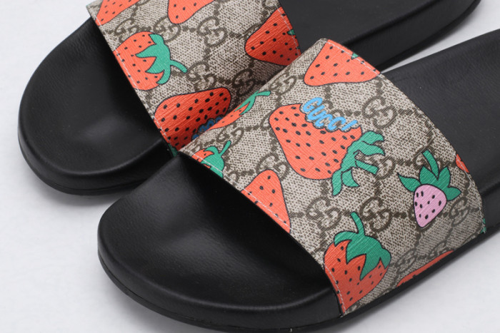 Gu66 SLIPPERS