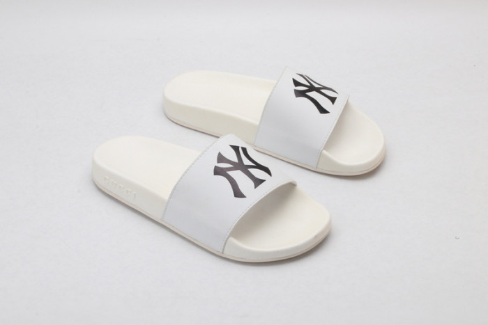Gu66 SLIPPERS