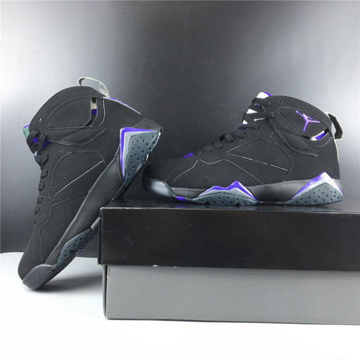 AIR JORDAN 7 RETRO RAY ALLEN BUCKS 304775-053