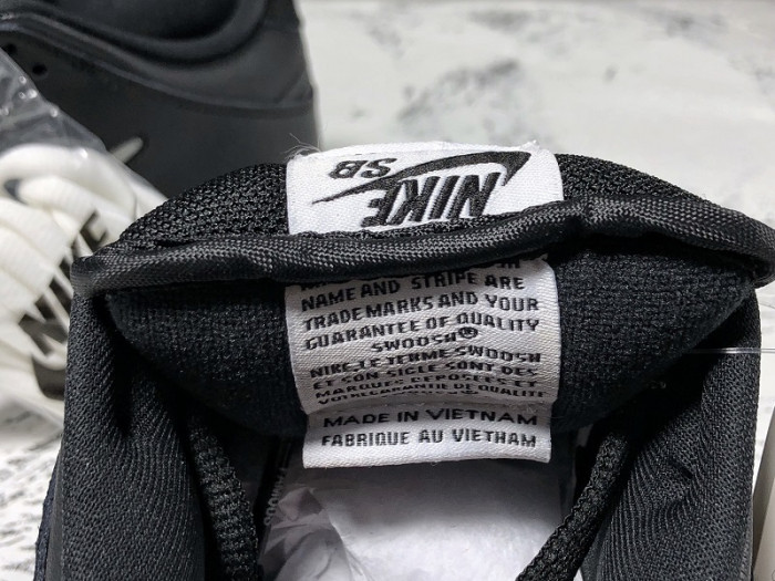 S*p*e x nike sb dunk low silver black ck3480-001