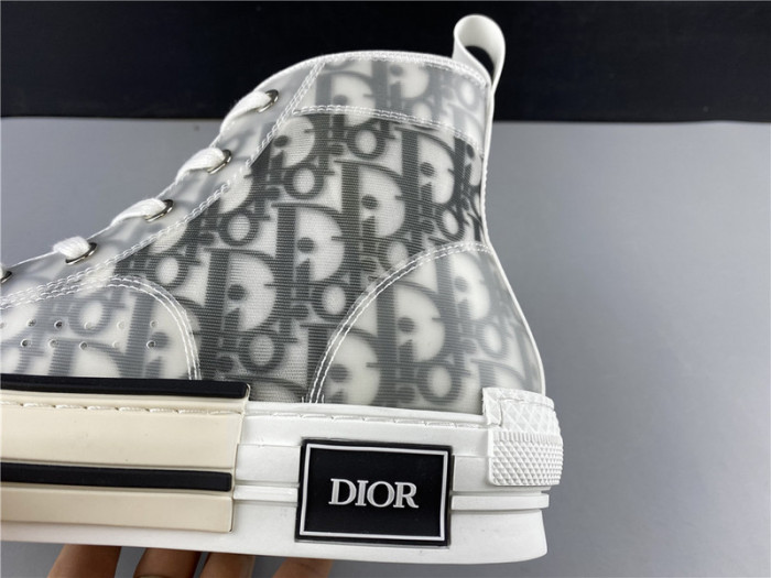 D10R B23 High Top Logo Oblique Sneakers
