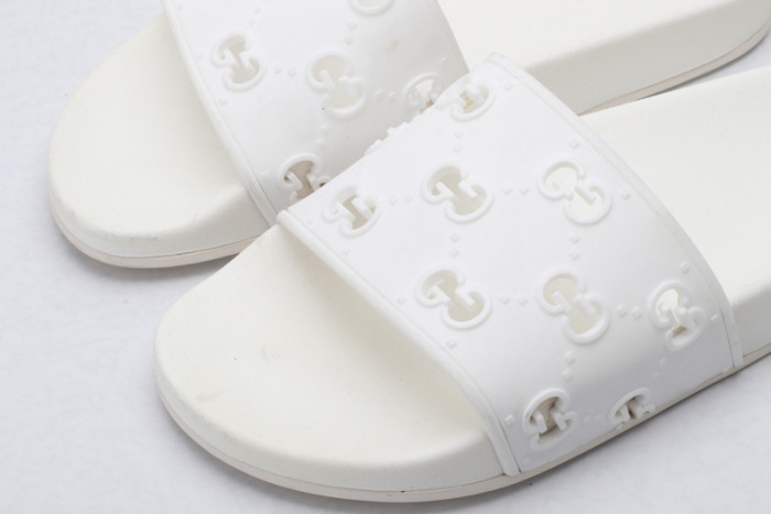 Gu66 SLIPPERS
