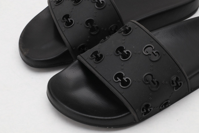 Gu66 SLIPPERS