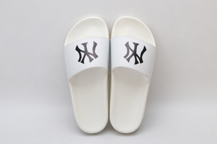 Gu66 SLIPPERS