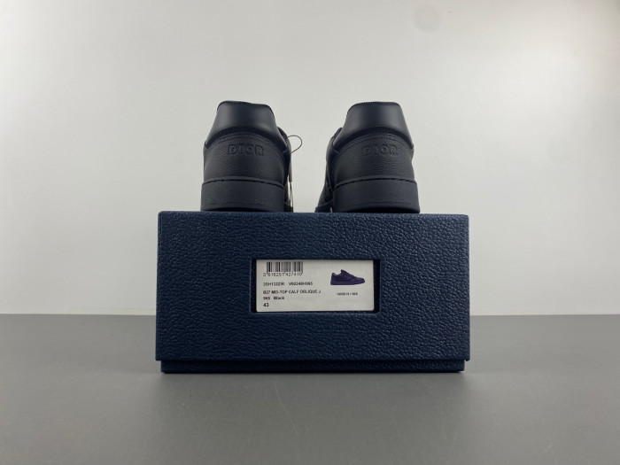 D10R B27 Sneaker