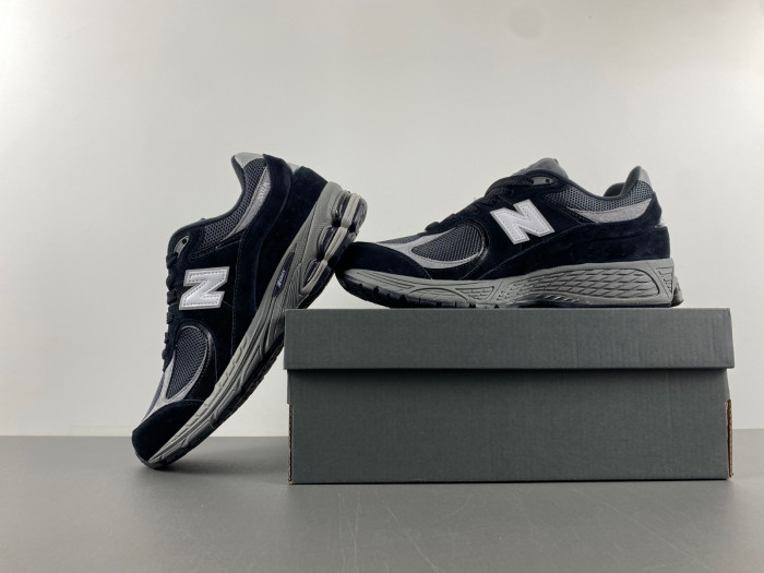 N3w Balance 2002R Black Dark Grey White