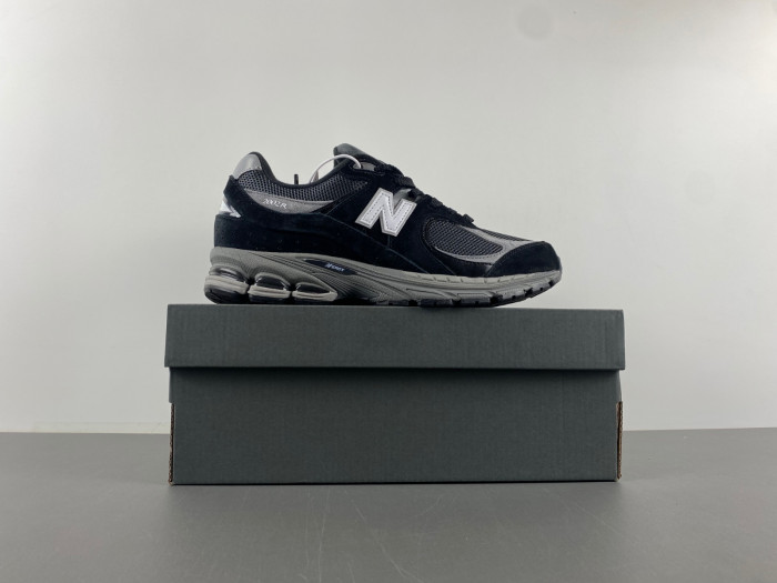 N3w Balance 2002R Black Dark Grey White