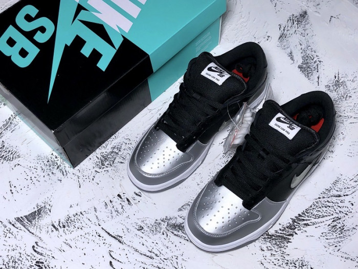S*p*e x nike sb dunk low silver black ck3480-001