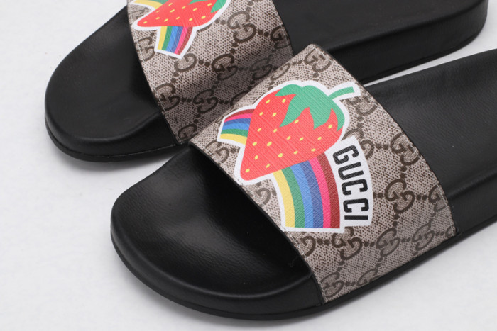 Gu66 SLIPPERS