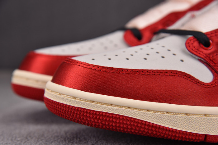 Air Jordan 1 Retro Low OG Trophy Room Away FN0432-100