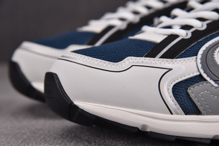 D10R B30 SNEAKER