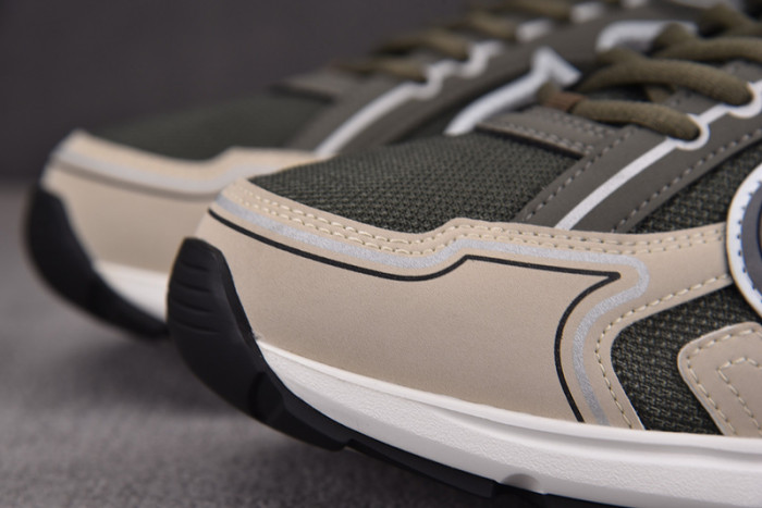 D10R B30 SNEAKER