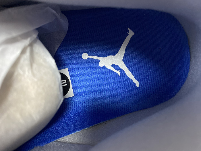 Air Jordan 3 Retro Varsity Royal Cement CT8532-400